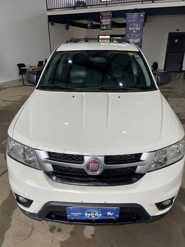 Carro Fiat Freemont 2014 2.4 16V Emotion (Aut)