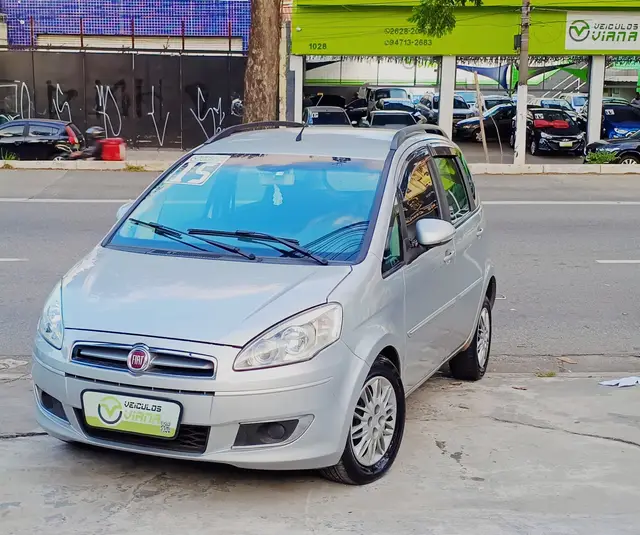 Carro Fiat Idea 2015 Attractive 1.4 8V (Flex)