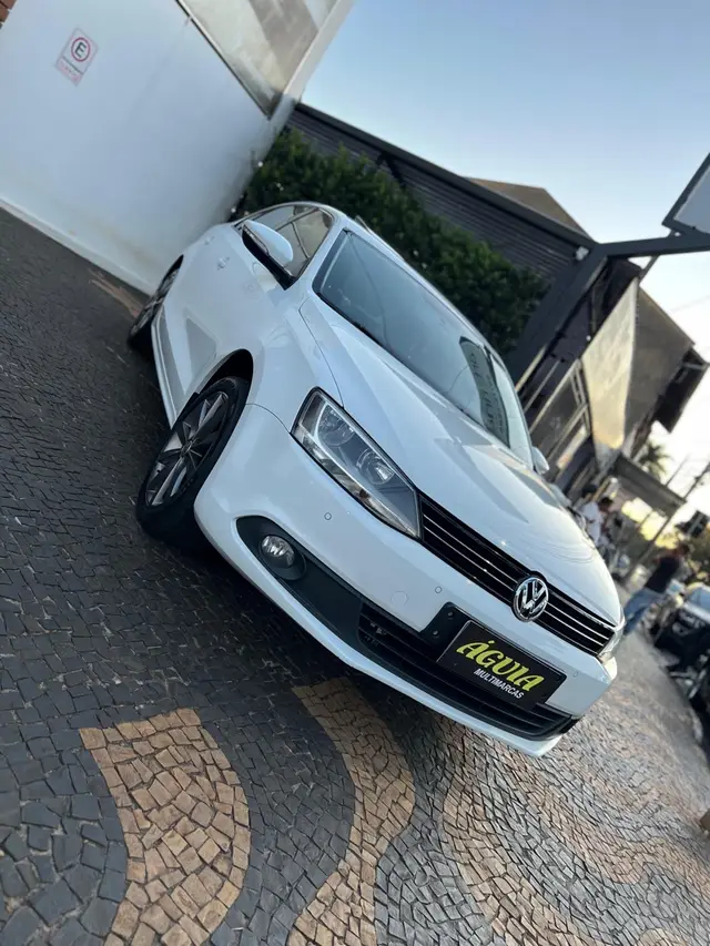 Carro Volkswagen Jetta 2014 2.0 Comfortline Tiptronic (Flex)