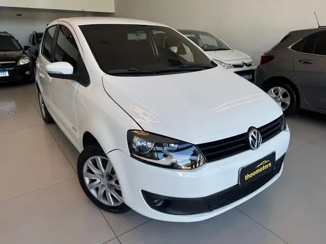 Carro Volkswagen Fox 2014 1.0 TEC (Flex) 4p