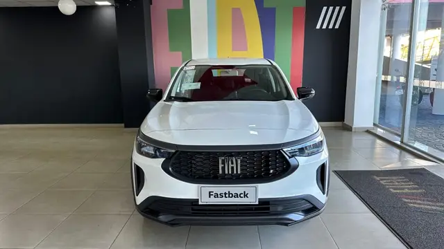 Carro Fiat Fastback 2025 Turbo 200