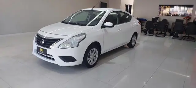 Carro Nissan Versa 2017 1.6 16V SV FlexStart CVT (Flex)