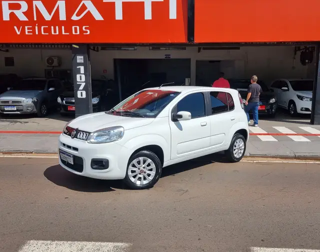 Carro Fiat Uno 2015 Evolution 1.4 8V (Flex) 4p