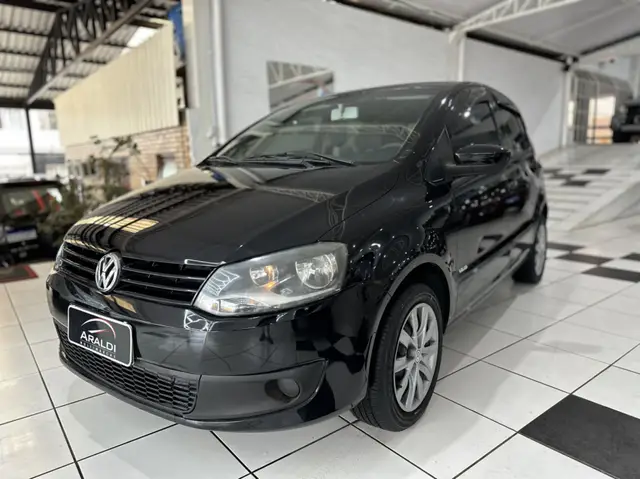 Carro Volkswagen Fox 2011 1.0 8V (Flex) 4p