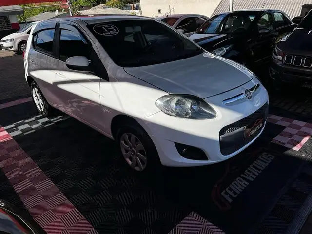 Carro Fiat Palio 2013 Attractive 1.4 8V (Flex)