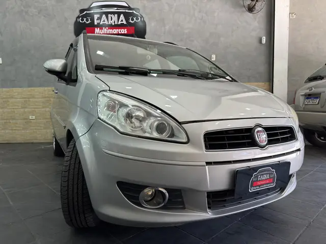 Carro Fiat Idea 2013 Essence 1.6 16V E.TorQ (Flex)