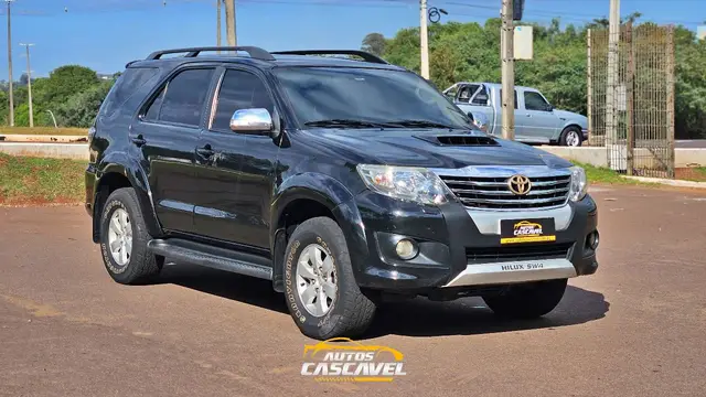 Carro Toyota Hilux SW4 2012 SRV 3.0 4X4 (7 Lugares)