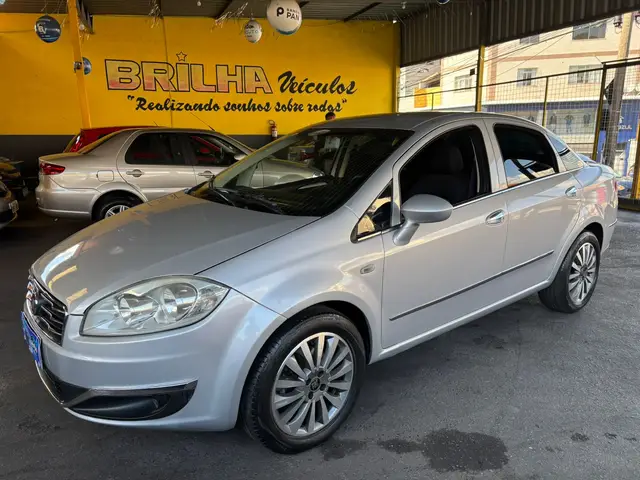 Carro Fiat Linea 2015 Essence 1.8 16V (Flex)