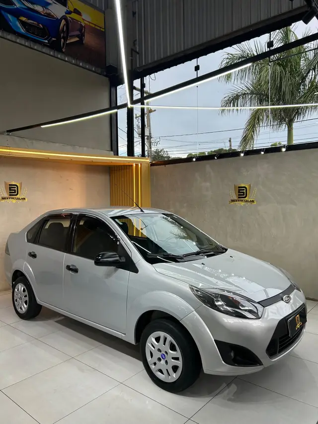 Carro Ford Fiesta Sedan 2011 1.0 (Flex)