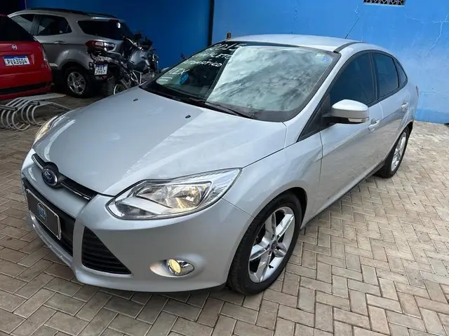 Carro Ford Focus Sedan 2015 1.6 16V Flex 4p Aut.