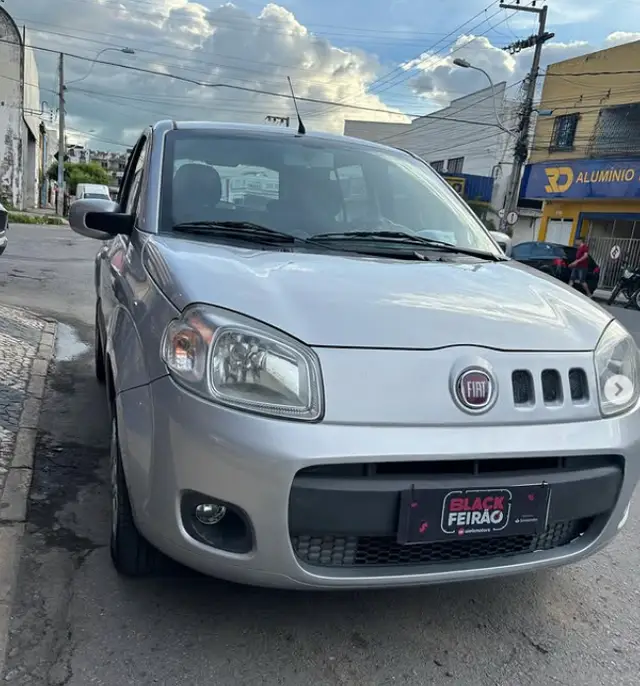 Carro Fiat Uno 2015 Vivace 1.0 8V (Flex) 4p