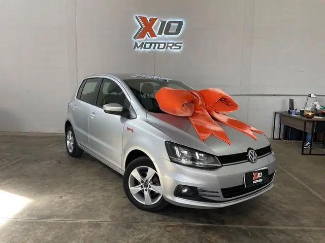 Carro Volkswagen Fox 2016 1.0 MPI BlueMotion (Flex)