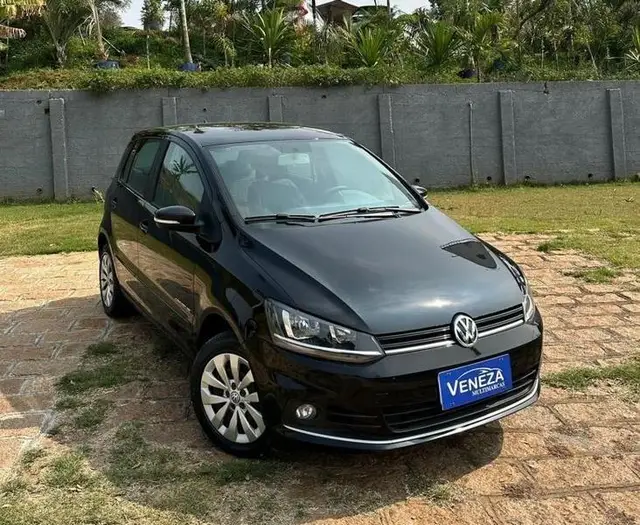 Carro Volkswagen Fox 2016 1.0 MPI BlueMotion (Flex)