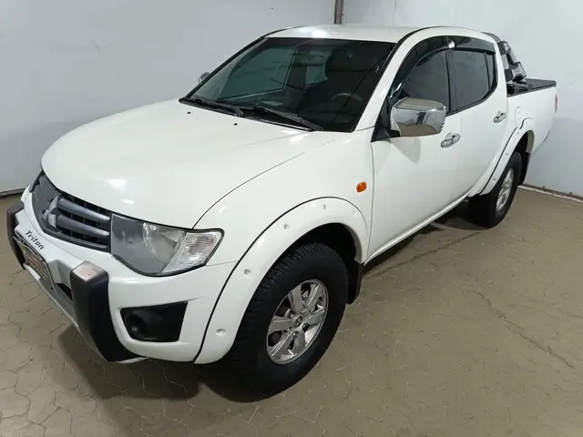 Carro Mitsubishi L200 Triton Sport 2017 3.2 DID-H GLX 4WD