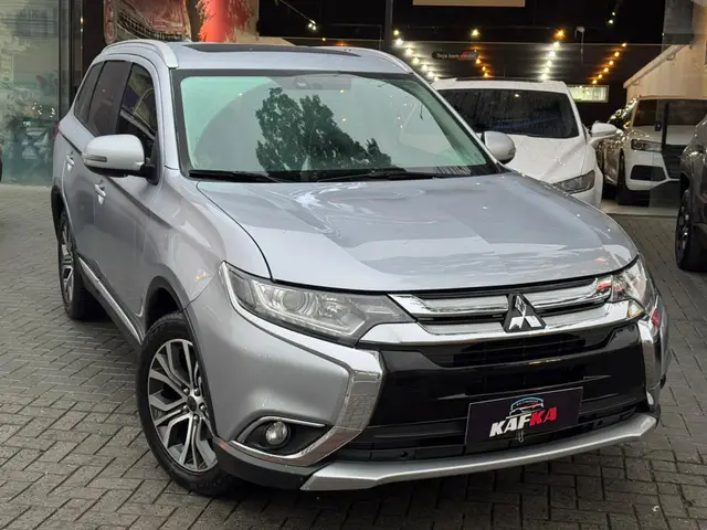 Carro Mitsubishi Outlander 2018 Comfort 2.0 16V (Aut)