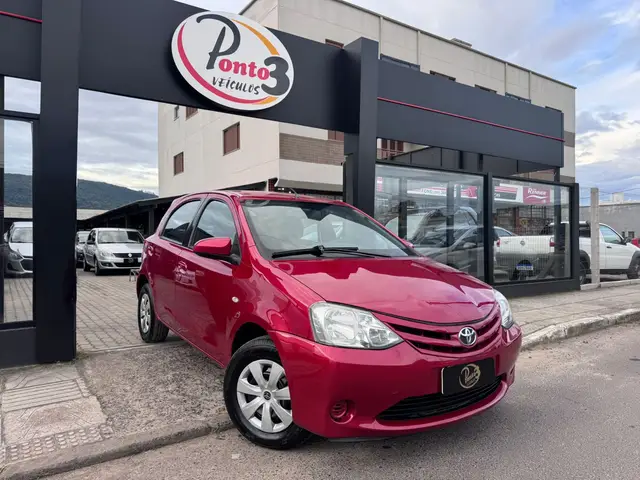 Carro Toyota Etios 2016 XS 1.5 (Flex)