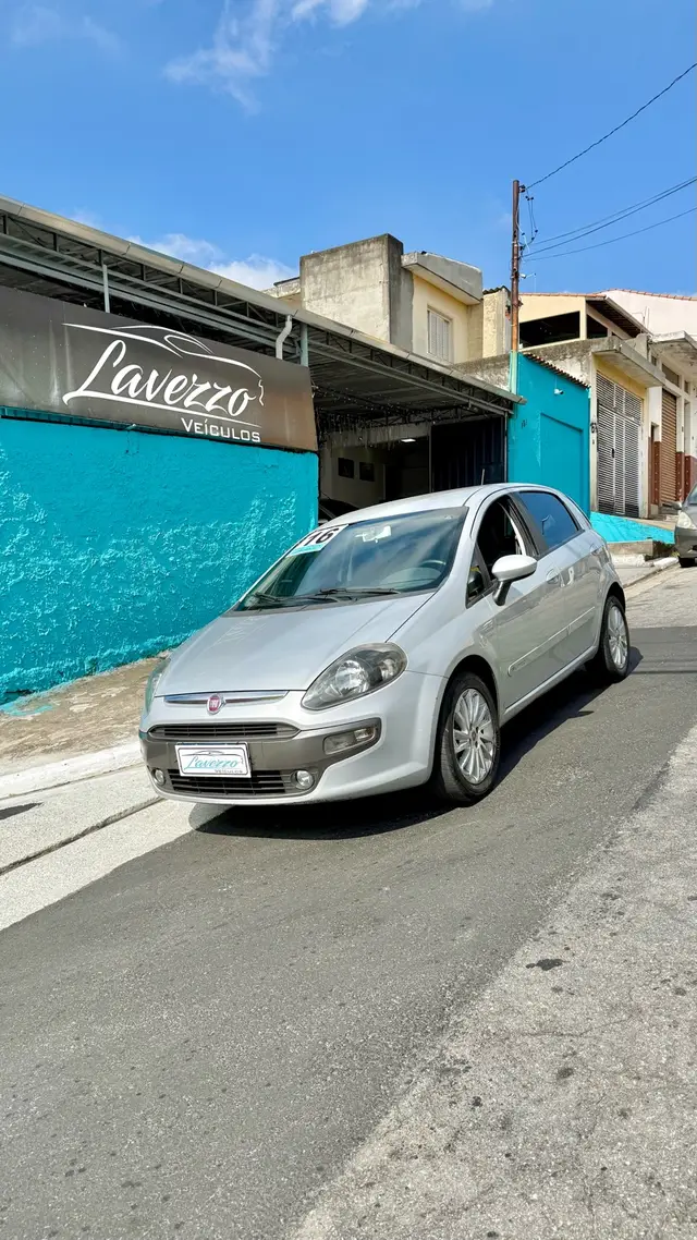 Carro Fiat Punto 2016 Essence 1.6 16V (Flex)