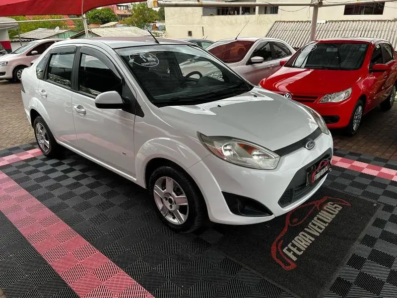 Ford Fiesta Sedan SE Plus 1.6 RoCam (Flex)