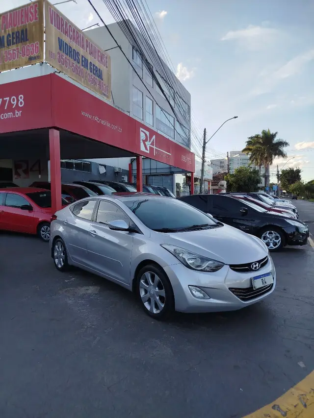 Carro Hyundai Elantra 2013 Sedan 1.8 GLS (aut)