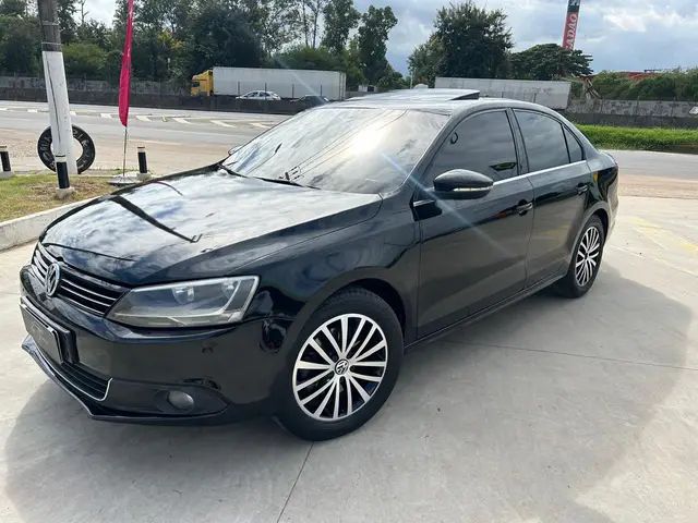 Carro Volkswagen Jetta 2013 2.0 Comfortline (Flex)