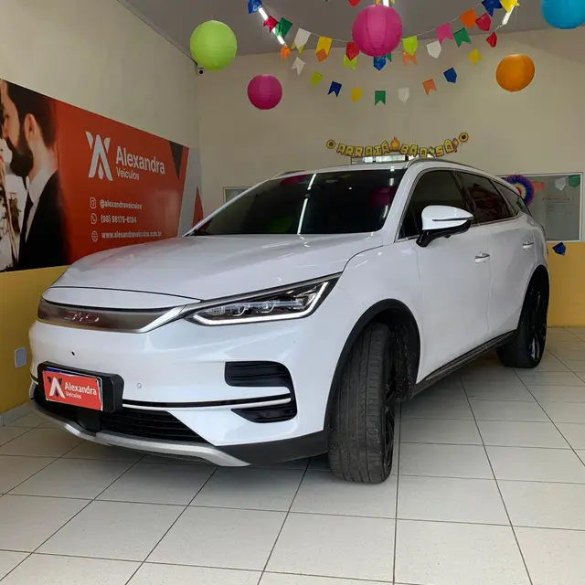 Carro BYD Tan  2025 EV
