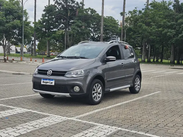Carro Volkswagen CrossFox 2013 I-Motion 1.6 VHT (Flex)