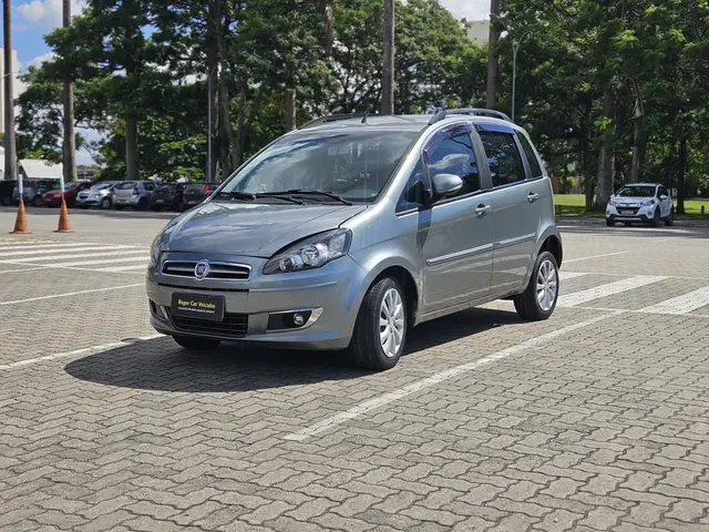 Carro Fiat Idea 2012 Attractive 1.4 8V (Flex)