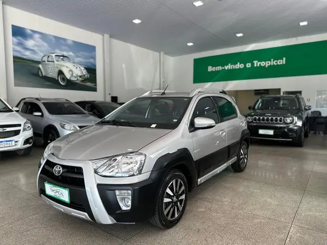 Carro Toyota Etios 2017 Cross 1.5 (Aut) (Flex)
