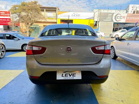 Grand Siena Essence 1.6 16V (Flex)