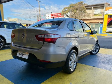 Grand Siena Essence 1.6 16V (Flex)
