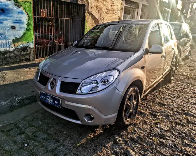 Carro Renault Sandero 2011 Privilège 1.6 8V Hi-Torque (flex)