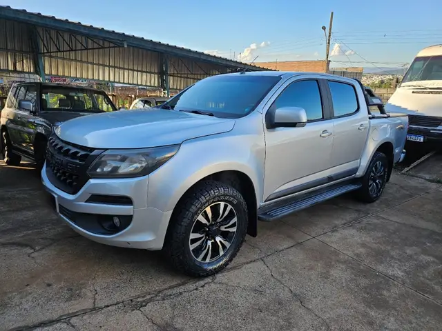 Carro Chevrolet S10 Cabine Dupla 2017 S10 2.8 CTDI LT 4WD (Cabine Dupla)