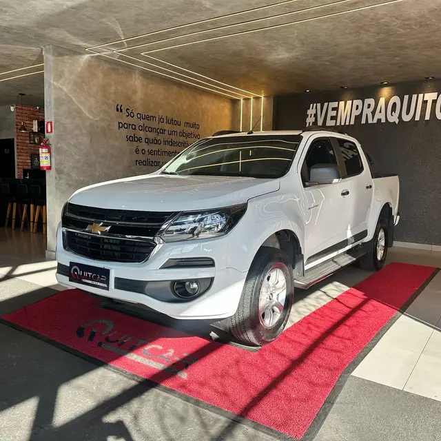 Carro Chevrolet S10 Cabine Dupla 2018 S10 2.5 ECOTEC SIDI Advantage 4x2 (Cabine Dupla)