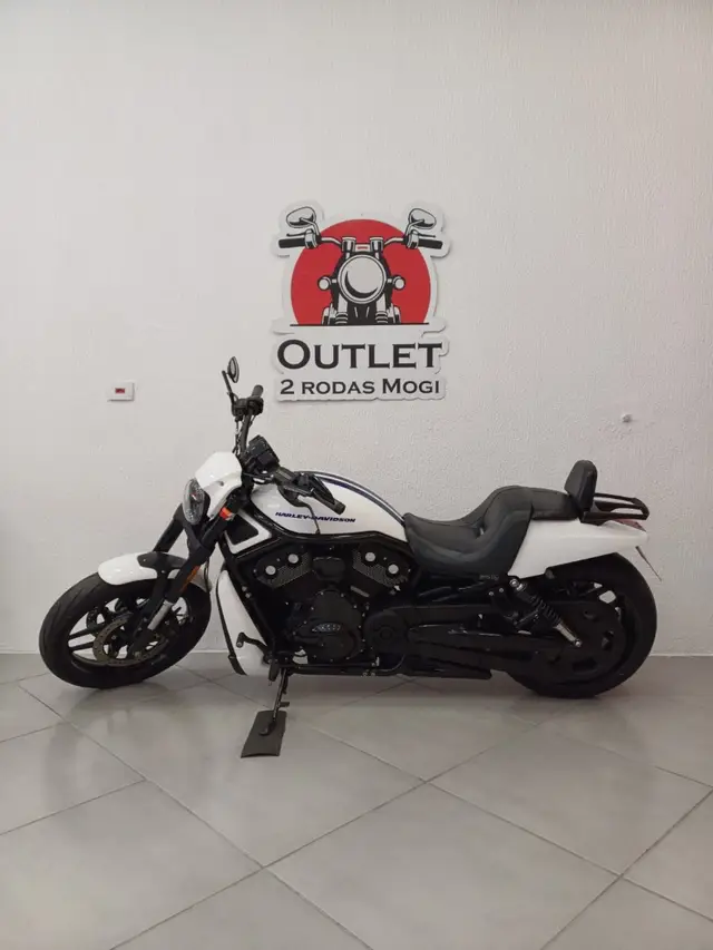 Moto Harley-Davidson V Rod Custom 2014 Night Rod Special