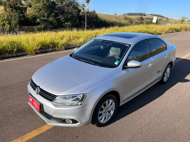 Carro Volkswagen Jetta 2014 2.0 Comfortline Tiptronic (Flex)