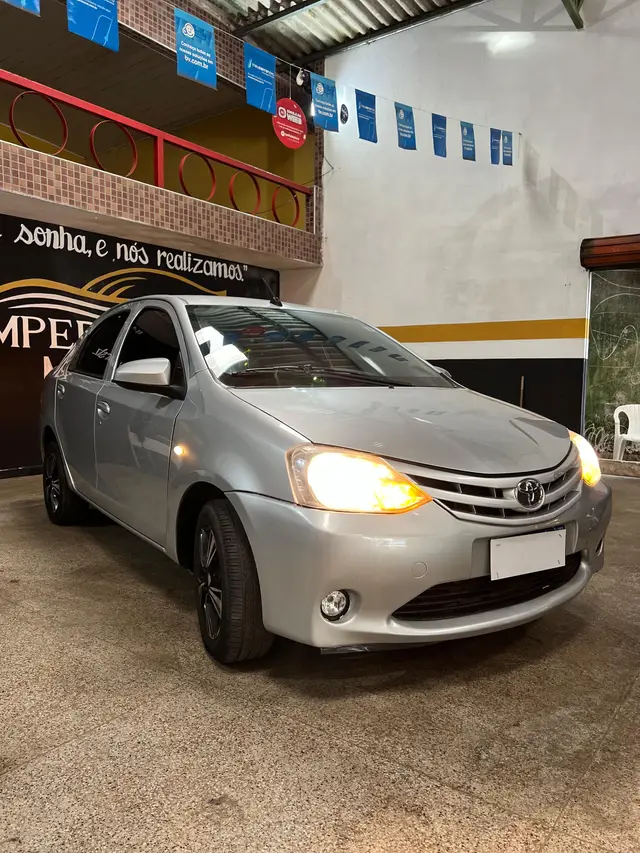 Carro Toyota Etios Sedan 2017 X 1.5 (Aut) (Flex)