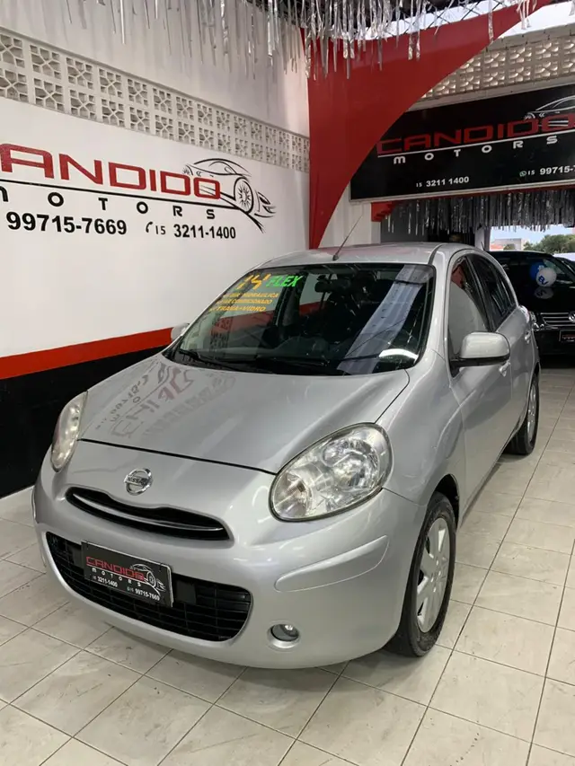 Carro Nissan March 2014 1.6 16V SV (Flex)