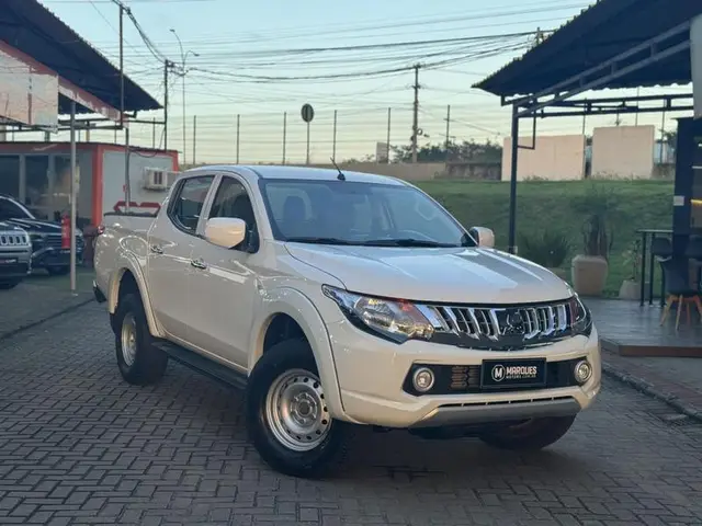 Carro Mitsubishi L200 2023 Triton GL 2.4 Turbo