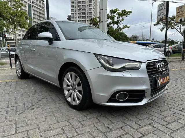 Carro Audi A1 2013 1.4 TFSI Attraction S Tronic