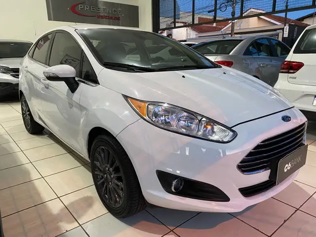 Carro Ford New Fiesta Sedan 2015 1.6 Titanium PowerShift (Flex)