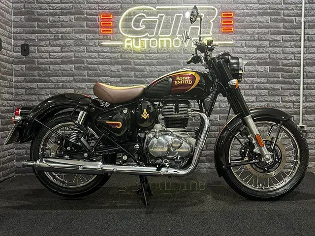 Carro Royal Enfield Classic 350 2023 Halcyon