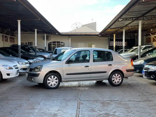Carro Renault Clio 2003 Hatch. Authentique 1.0 16V