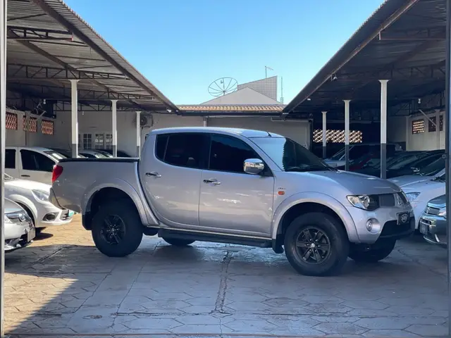 Carro Mitsubishi L200 Triton Sport 2010 L 200 Triton HPE 4x4 3.2 (aut) (cab. dupla)