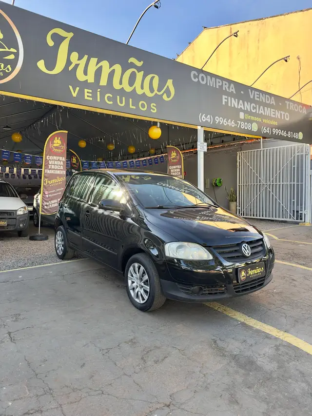 Carro Volkswagen Fox 2010 1.0 8V (Flex) 4p