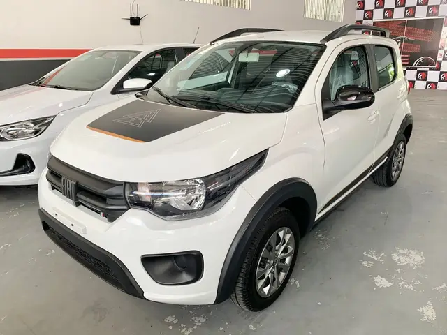 Carro Fiat Mobi 2024 Trekking 1.0