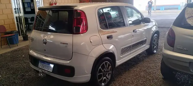 Carro Fiat Uno 2013 Sporting 1.4 8V (Flex) 4p