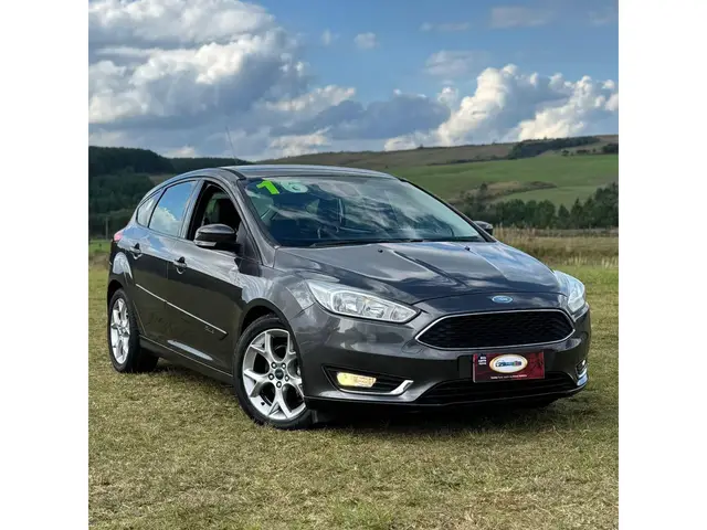 Carro Ford Focus Sedan 2016 SE 2.0 PowerShift