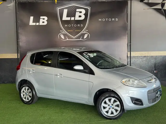 Carro Fiat Palio 2013 Attractive 1.4 8V (Flex)