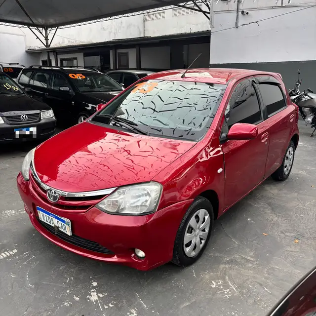 Carro Toyota Etios 2013 XS 1.3 (Flex)