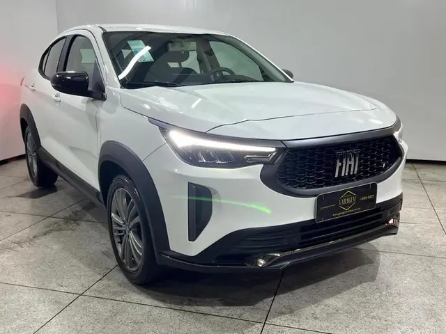 Carro Fiat Fastback 2025 Turbo 200